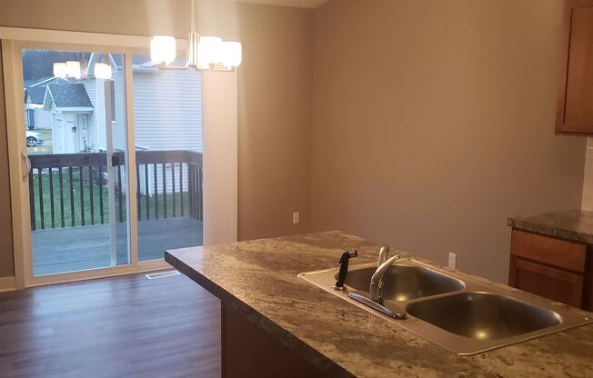 581 Clear Pointe Ct SE