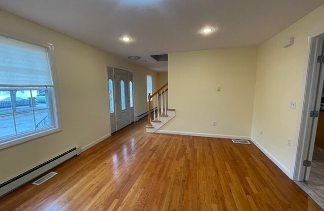 72 CEDAR RD N