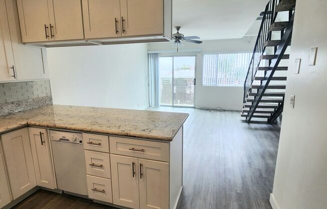 MUST SEE! Beautiful updated 1bedroom just steps to the best Farmers Market in L.A.!