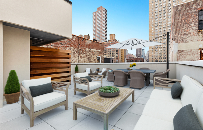 318 E 81 ST
