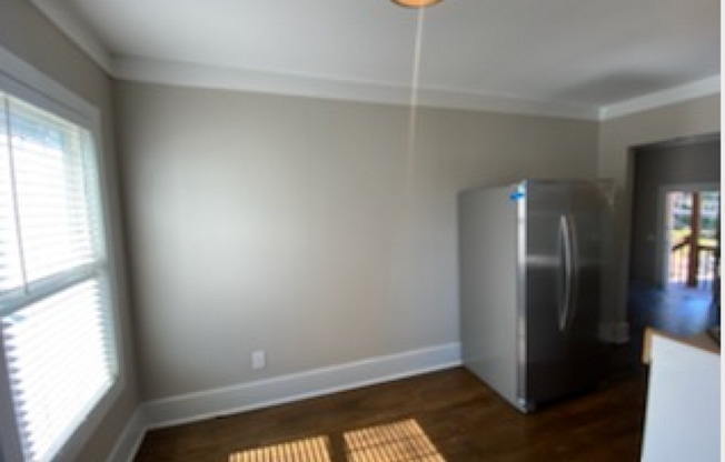 2 beds, 1 bath, $1,795, Unit Unit 2- upper- NMP
