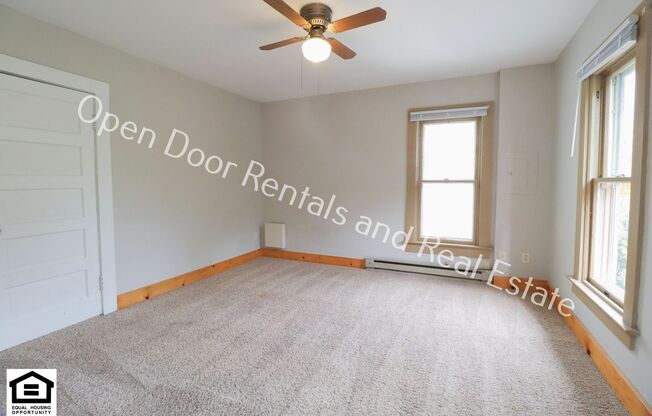 833 Edgewater