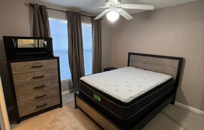 2 beds, 2 baths, $1,700, Unit Unit 1238