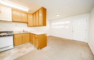 3 beds, 1 bath, $2,795, Unit D