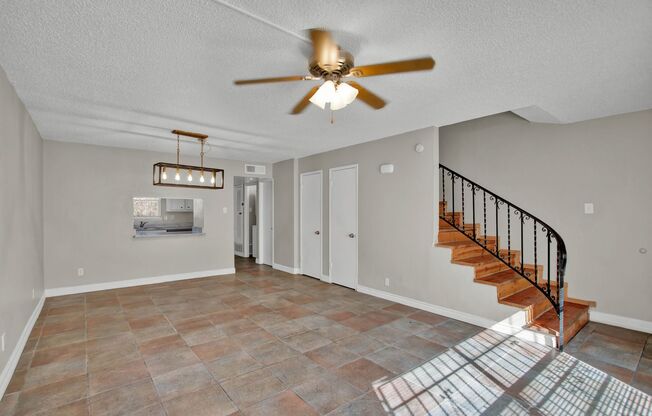 Charming 3 bedroom, 1.5  bath apartment in West El Paso!