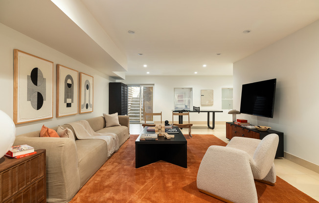 4 beds, 4.5 baths, 4,700 sqft, $30,000