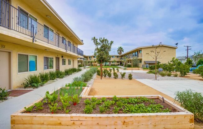 Studio, 1 bath, 300 sqft, $1,550, Unit 60