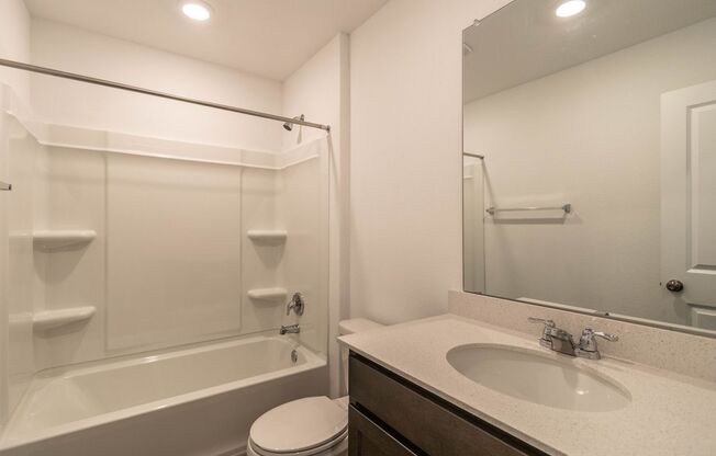 4 beds, 2.5 baths, $1,700