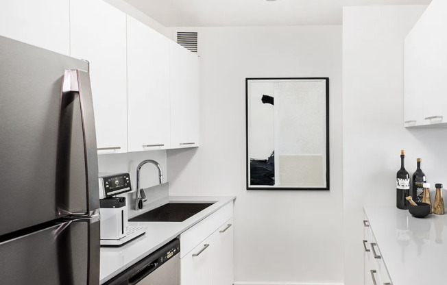 2 beds, 2 baths, $6,400, Unit 404