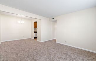 2 beds, 1 bath, 820 sqft, $915, Unit B