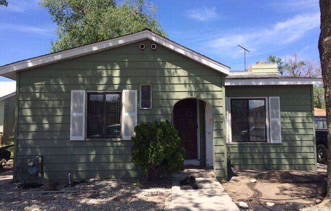 Cute 2 BR 1 BA Home in Midtown!