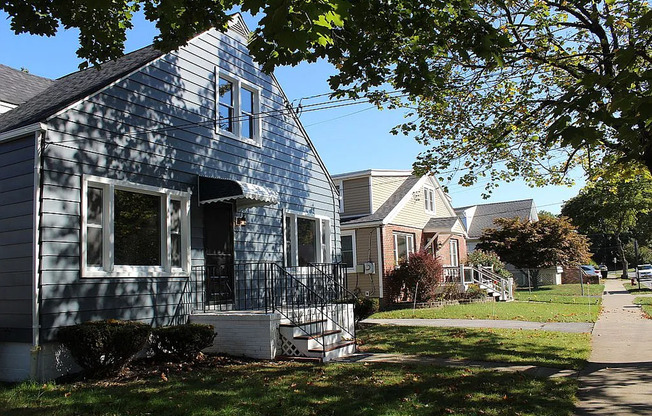 For Rent – Spacious 4-Bedroom Home in Poughkeepsie 35 Clark St, Poughkeepsie, NY 12601