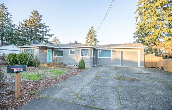 Don't Miss out 4 Bedroom 2 Bath NE Portland !