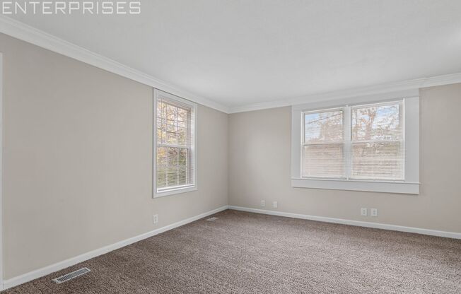 Charming 2-Bedroom Home on Quiet Valley View Circle