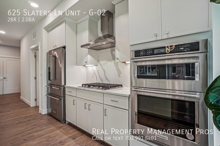 625 SLATERS LN