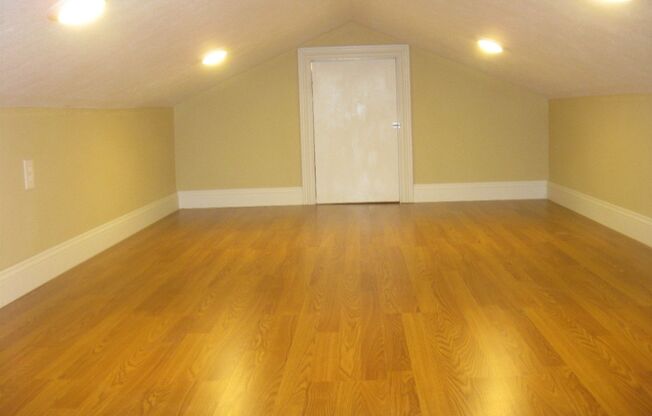 Lease 2 Own ...This Great South Springfield 4 br 2 ba 2 car, large corner lot beautiful