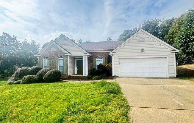 4bd/2ba House newer neighborhood in between Kannapolis/Concord & close to I85