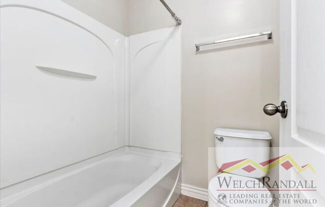 3 beds, 2 baths, $1,995, Unit # #D 9