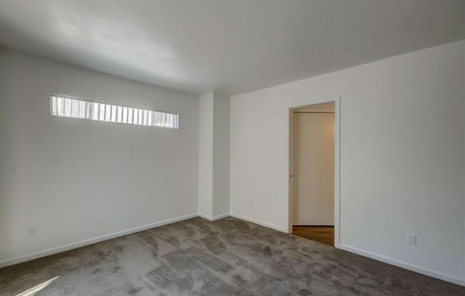 2 beds, 2 baths, 984 sqft, $1,700, Unit 221