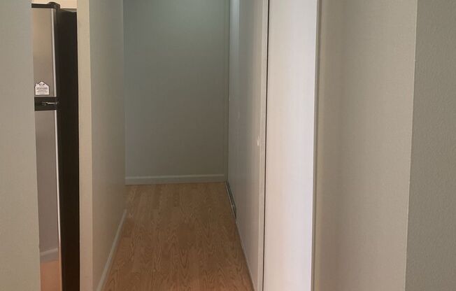 2 beds, 1 bath, 856 sqft, $1,795, Unit 205