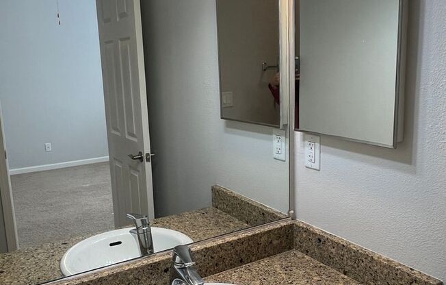 2 beds, 2 baths, $2,275, Unit # 5523