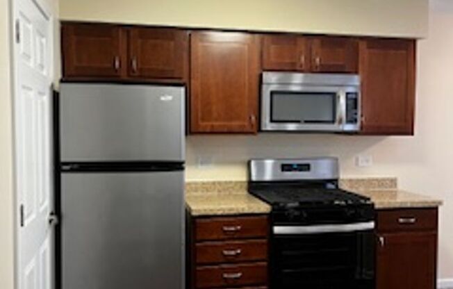 2 beds, 2.5 baths, 1,080 sqft, $2,125, Unit 186D