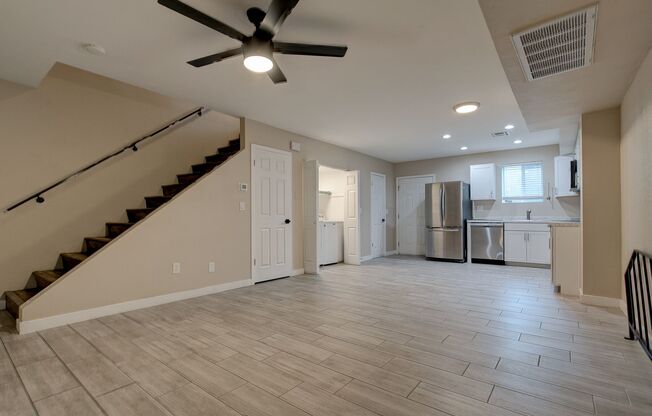 Completely Remodeled top to Bottom down the street from Glendale Community College!!! AVAILABLE NOW!!! Upgraded kitchen appliances, full size washer and dryer in unit!!!