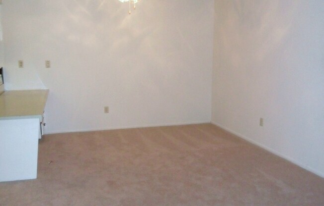 3 beds, 2 baths, 1,265 sqft, $1,242, Unit 08 - 811