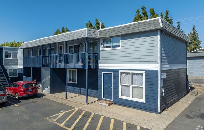 2 beds, 1 bath, 825 sqft, $1,225, Unit 42