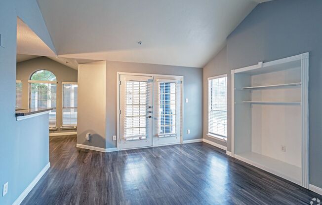 1 bed, 1 bath, 802 sqft, $1,450, Unit 520-u