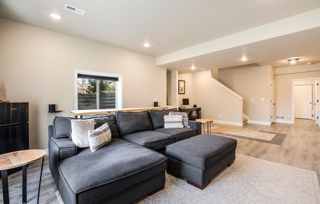 4 beds, 3.5 baths, $3,595