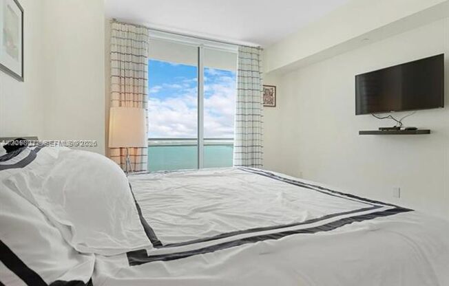 2 beds, 2.5 baths, $6,500, Unit # 3710