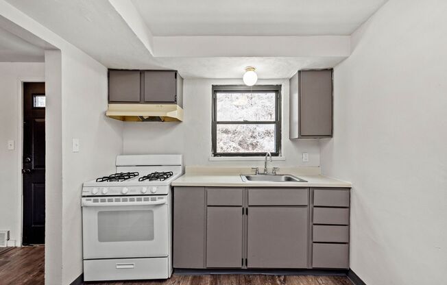 21-62 Melvin Court (Melvin Court Complex)