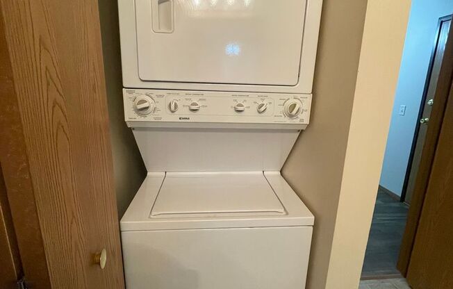 1 bed, 1 bath, 735 sqft, $936, Unit 305N