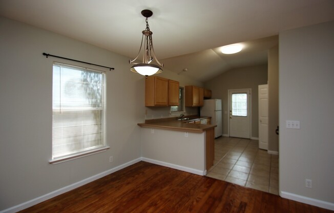 Great Three Bedroom House in Hyde Park Area - Prelease for August!