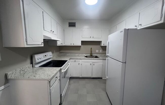 2 beds, 1 bath, $875