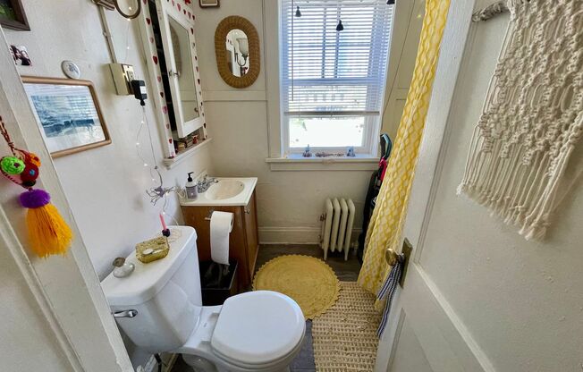 Studio, 1 bath, $895, Unit 23