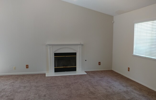 Big backyard on this NW home, Central Unified Schools. Close to shopping and HWY 99.
