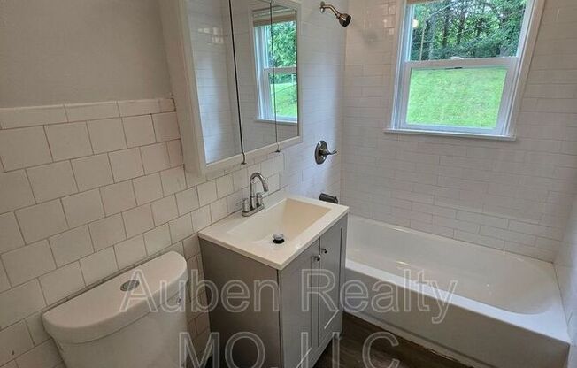 4630 E 43 TERRACE