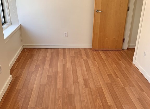 1 bed, 1 bath, 570 sqft, $2,600, Unit 8G