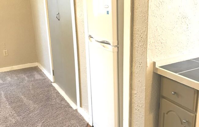 Studio, 1 bath, $745, Unit 32