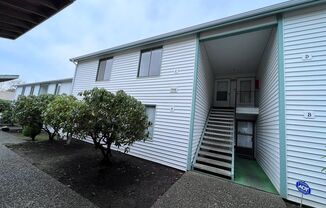 **$150 Price Drop** $1600/month - Charming Two- Bedroom Located in Tall Firs - Federal Way