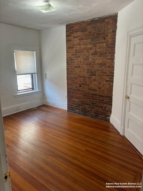 525 NEWBURY ST