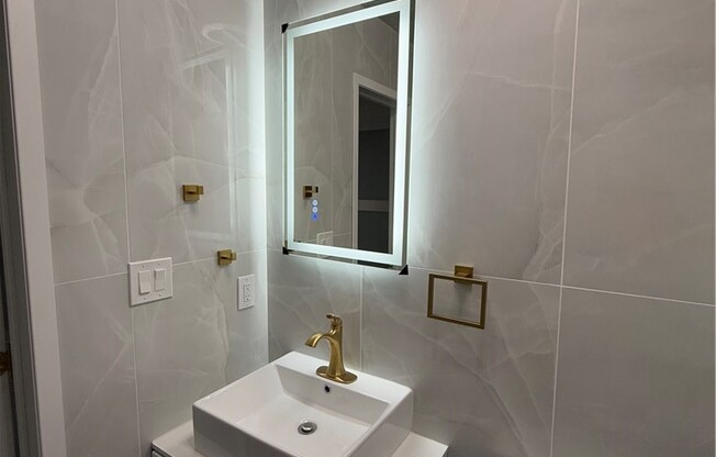 1 bed, 1 bath, 472 sqft, $1,950, Unit 105