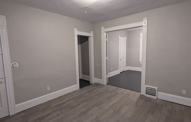 3 beds, 1 bath, $950, Unit Unit 1