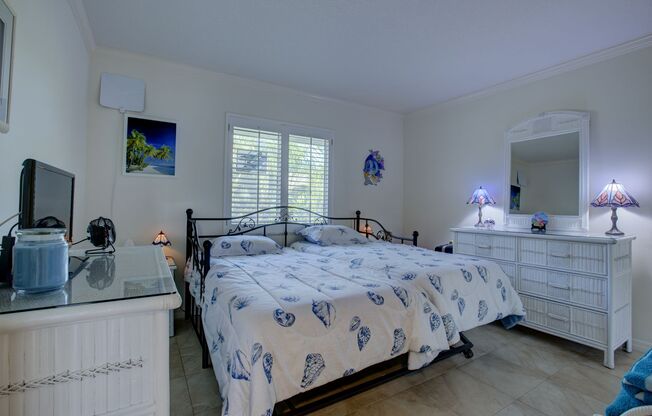 2 beds, 2 baths, 894 sqft, $1,695, Unit 115-17