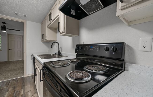 1 bed, 1 bath, 520 sqft, $1,195, Unit C-09