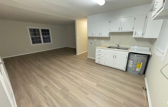 2 beds, 1 bath, $995