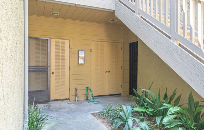 1 Bedroom Located in Lakeside Condos of Garden Grove