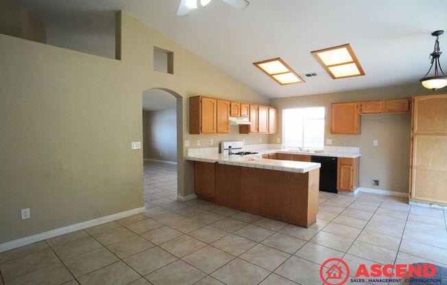 3 beds, 2 baths, $2,500